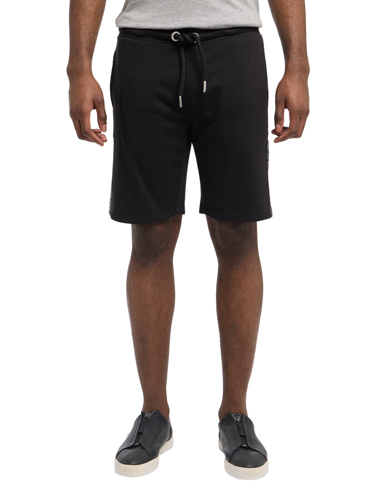 Sweatshort mit Logopiping