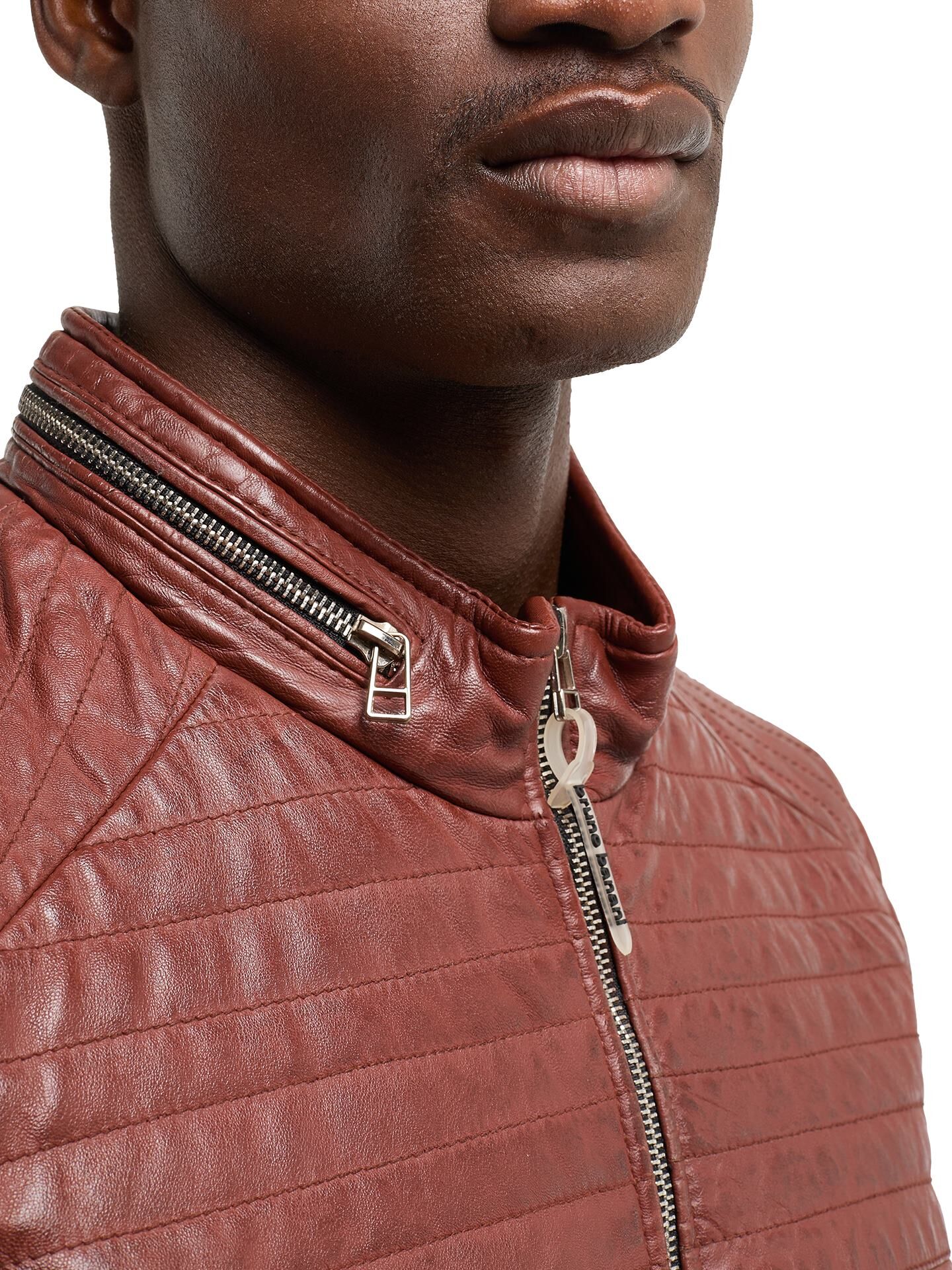 Gesteppte Lederjacke mit Stehkragen Gesteppte Lederjacke mit Stehkragen